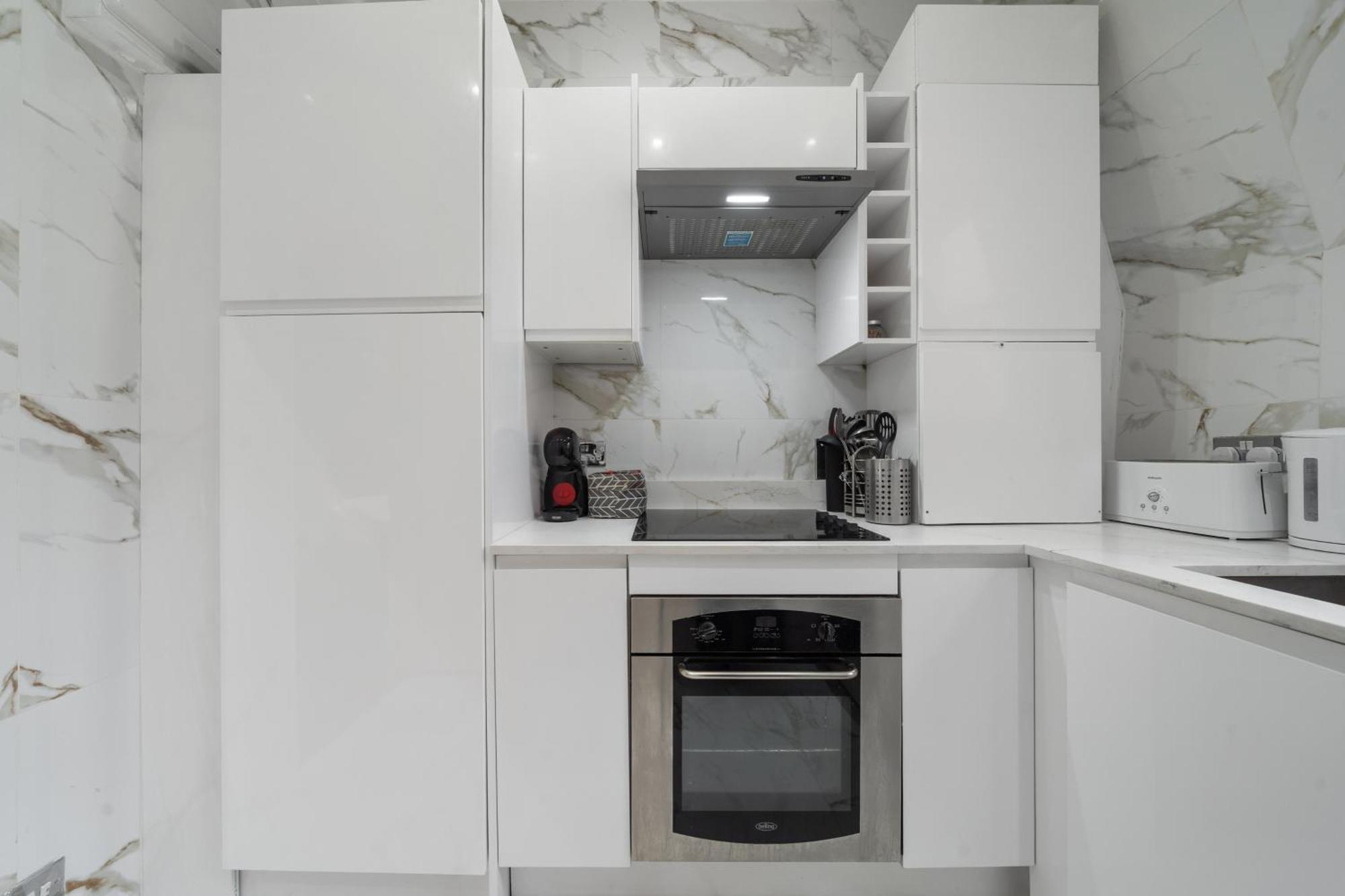 Modern 2-bedroom On Oxford Street 8gc * Londen